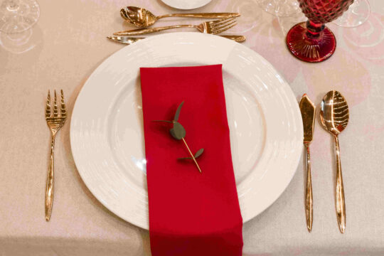 Salão decorado para um jantar de Natal na Quinta do Alferes de Crasto